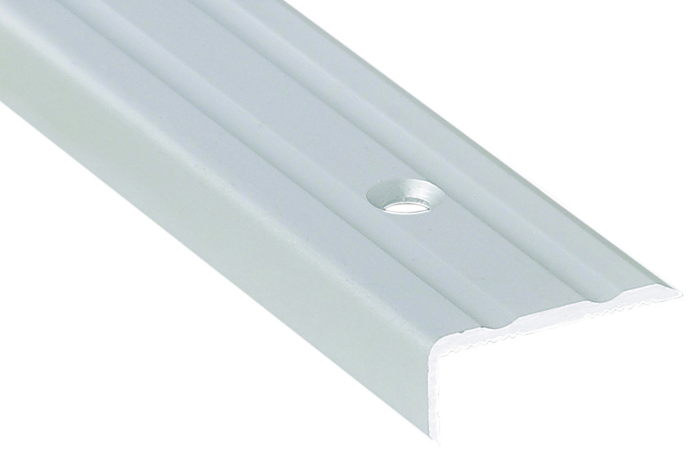 Profilé nez de marche équerre en aluminium incolore, dessus strié, 25 x 20 mm.