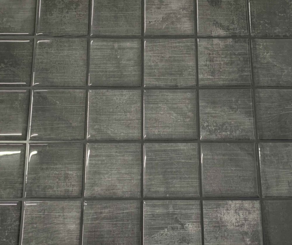 Carrelage adhésif 3D Mozaïque Acier pour revêtement mural, finition métallique brossée et pose facile