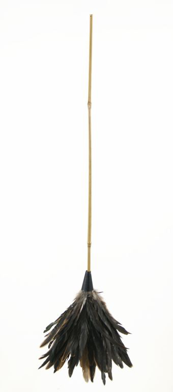 Plumeau en plumes de coq naturel avec manche en jonc de 70 cm