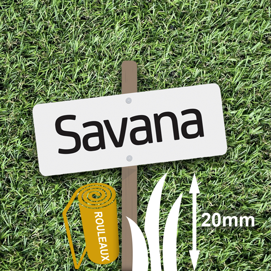 Rouleau de gazon synthétique Savana 20 mm de 30 ml, avec une texture d'herbe verte dense et naturelle