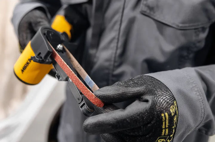 Ponceuse à Bandes FBS-B 12V 10 x 330 mm + 2 Batteries 5.0Ah + Chargeur