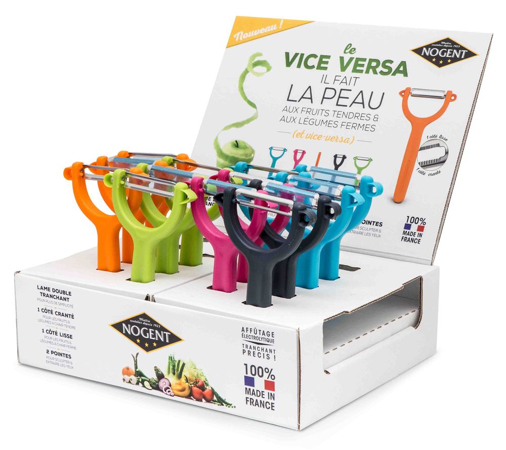 Présentoir de 20 éplucheurs de cuisine Vice Versa avec lames en acier inoxydable, poignées ergonomiques et 5 coloris variés.