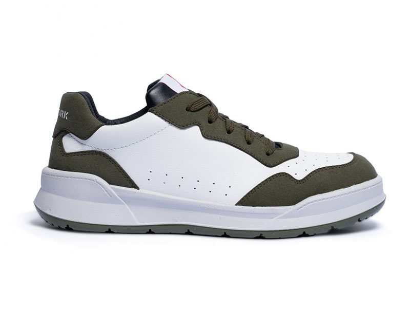 Chaussure de sécurité type basket ou sneaker blanche et kaki