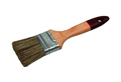 Brosse plate Pro pour lasure et traitement des bois, avec manche en bois et poils synthétiques résistants.