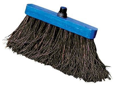 Balai de cour Piassava 24 cm pour nettoyage extérieur de terrasses et allées