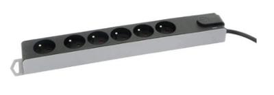 Multiprise noire 6 prises avec interrupteur lumineux et câble d'alimentation intégré.