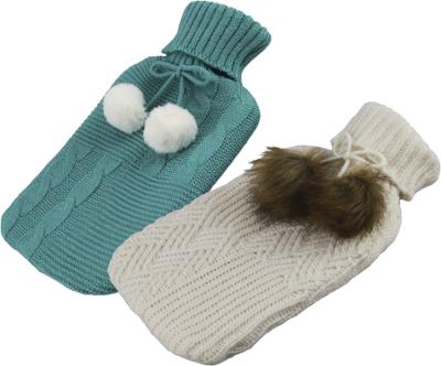 Bouillotte en caoutchouc de 1,75L avec housse en tricot douce et réconfortante.