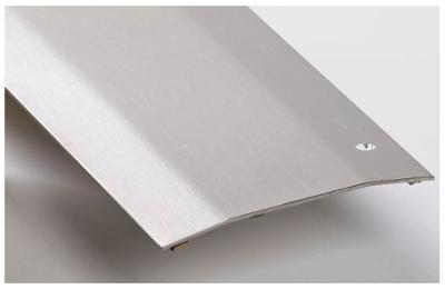 Couvre-joint de sol en inox brossé de 1,5 mm d'épaisseur, 100 mm de large et 2,5 m de long, pour protéger les joints de dilatation.