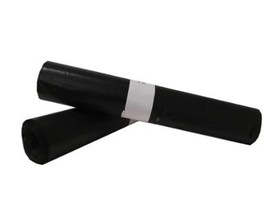 Sacs poubelle noirs renforcés 130L en rouleau de 20, ultra-résistants pour déchets de chantier.