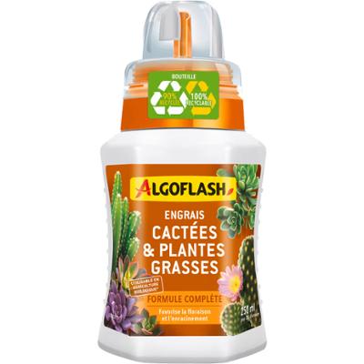 Bouteille d'engrais liquide UAB 250 ml pour cactées et plantes grasses, favorise une croissance saine.